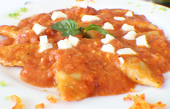 RAVIOLI AI FIORI EN QUEREMOSCOMER.REST