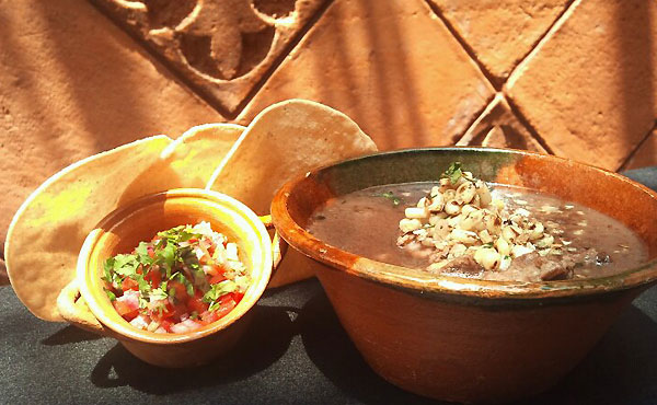 Corazón de maguey Elo pozole en queremoscomer.rest