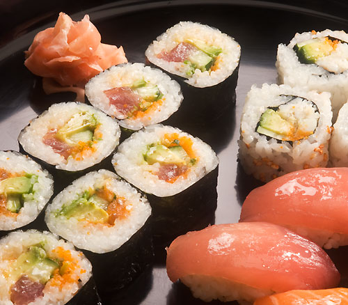 Variedad de sushi en queremoscomer