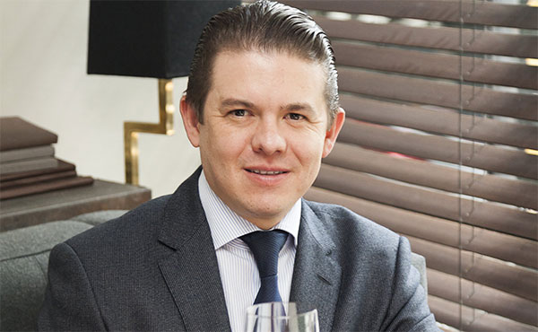 Sommelier Miguel Angel Cooley