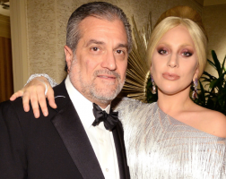 Lady Gaga sacara un libro de cocina junto con su padre