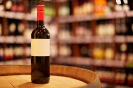 El vino añejado en madera protege tu hígado